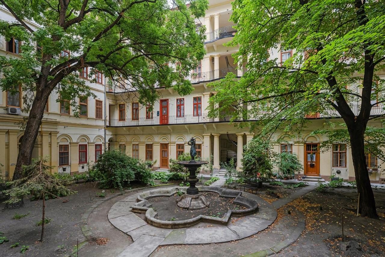 Liszt Studio Budapest Luaran gambar