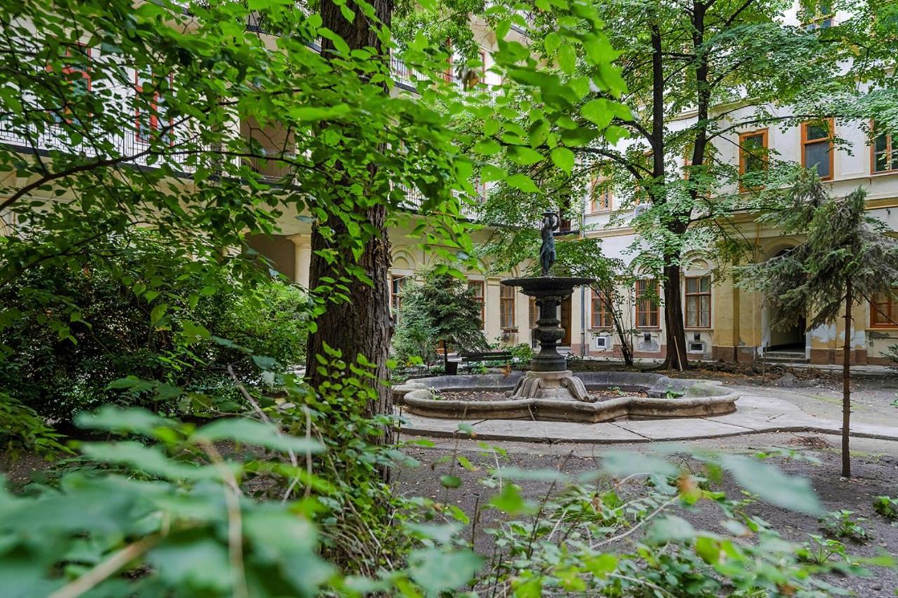 Liszt Studio Budapest Luaran gambar