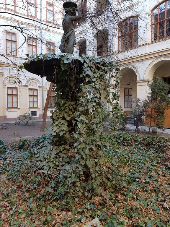 Liszt Studio Budapest Luaran gambar